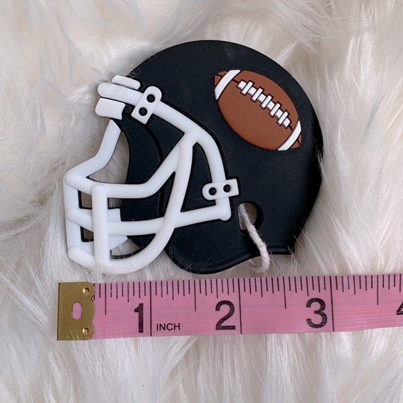 Adorable football helmet baby teether - Picture 3 of 3
